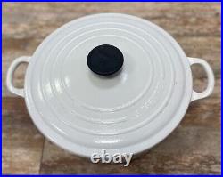 Le Creuset Cast Iron 26 Round Dutch Oven with Lid White 5.5 Qt