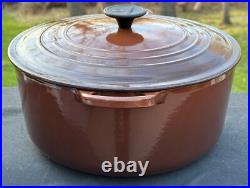 Le Creuset Cast Iron 28 Chestnut Brown Signature Dutch Oven 7-1/4 Qt