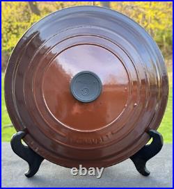 Le Creuset Cast Iron 28 Chestnut Brown Signature Dutch Oven 7-1/4 Qt