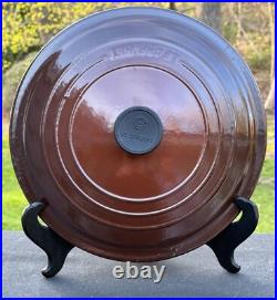 Le Creuset Cast Iron 28 Chestnut Brown Signature Dutch Oven 7-1/4 Qt