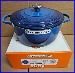 Le Creuset Cast Iron Signature Round Dutch Oven, 7.25 Qt, Azure Blue