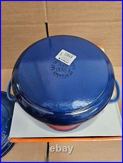 Le Creuset Cast Iron Signature Round Dutch Oven, 7.25 Qt, Azure Blue