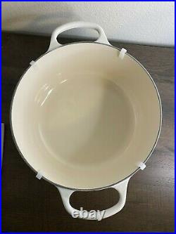 Le Creuset Classic Round Dutch Oven Casserole 5.5 Qt Matte White