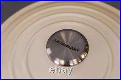 Le Creuset Enameled Cast Iron Signature Round Dutch Oven, 5.5 qt, Meringue