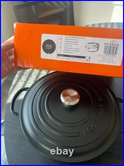 Le Creuset Enameled Cast Iron Signature Round Wide Dutch Oven, 6.75 qt, Licorice