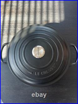 Le Creuset Enameled Cast Iron Signature Round Wide Dutch Oven, 6.75 qt, Licorice