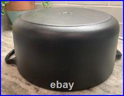 Le Creuset Round Dutch Oven, 7.25qt 28cm RARE Matte Black Enamel Cast Iron READ