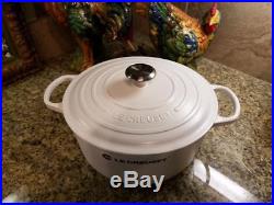 Le Creuset SIGNATURE Cast Iron ROUND Dutch Oven 7.25 (7 1/4 Qt) MATTE WHITENEW