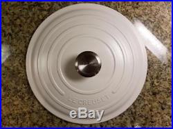 Le Creuset SIGNATURE Cast Iron ROUND Dutch Oven 7.25 (7 1/4 Qt) MATTE WHITENEW