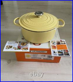 Le Creuset SIGNATURE Matte Mimosa Yellow Dutch Oven 5.5 Qt 5 1/2 RARE Cast Iron