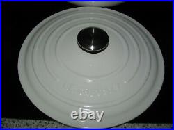 Le Creuset Shiny White 7-1/4 Qt, #28, Round Dutch Oven, Cast Iron Signature NEW