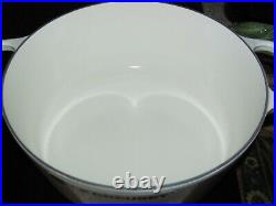 Le Creuset Shiny White 7-1/4 Qt, #28, Round Dutch Oven, Cast Iron Signature NEW