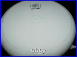 Le Creuset Shiny White 7-1/4 Qt, #28, Round Dutch Oven, Cast Iron Signature NEW