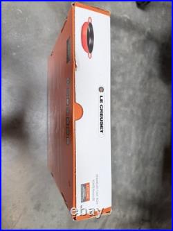 Le Creuset Signature Cast Iron 11-Inch Everyday Pan with Glass Lid, Flame NEW
