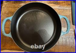 Le Creuset Signature Cast Iron Everyday 11 Pan Caribbean Teal NEW (Damage Box)