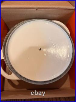 Le Creuset Signature Round Dutch Oven 3.5 Qt 22cm White Enameled Cast Iron NEW