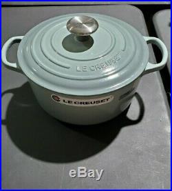 Le Creuset Signature Round Dutch Oven, 4.5 Qt