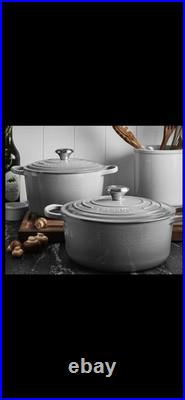 LeCreuset NEW5.5QtSignature Round Dutch Oven, French Grey. FreeShipping