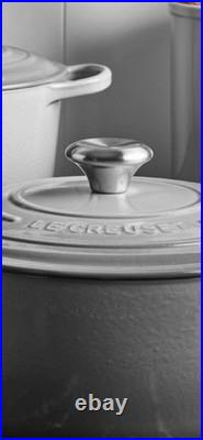 LeCreuset NEW5.5QtSignature Round Dutch Oven, French Grey. FreeShipping
