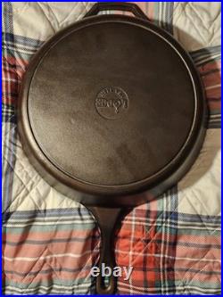 Lodge 12sk cast iron skillet Polished Smooth And Slick