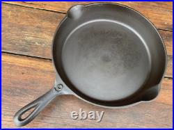 Lodge Cast Iron #9 No Notch Skillet with Raised Number On Handle