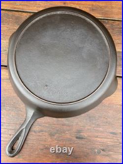 Lodge Cast Iron #9 No Notch Skillet with Raised Number On Handle