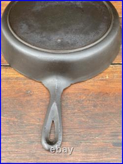 Lodge Cast Iron #9 No Notch Skillet with Raised Number On Handle