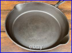 Lodge Cast Iron #9 No Notch Skillet with Raised Number On Handle