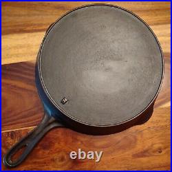 Lodge Unmarked Cast Iron Skillet #8 (Raised), Mold Mark R (Raised), Outer HR