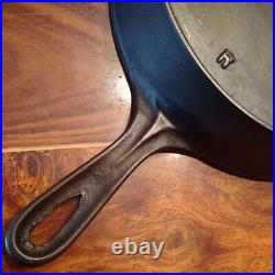 Lodge Unmarked Cast Iron Skillet #8 (Raised), Mold Mark R (Raised), Outer HR