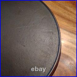 Lodge Unmarked Cast Iron Skillet #8 (Raised), Mold Mark R (Raised), Outer HR
