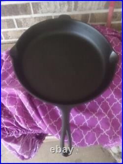 Lodge cast iron 3 notch number 14 skillet pan