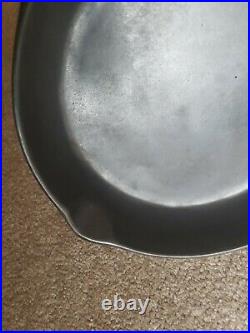 Martin Stove & Range Co #8 Hamburger Logo Cast Iron Skillet withHeat Ring