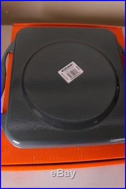 NIB Le Creuset Signature Cast-Iron Reservoir Grill ocean blue