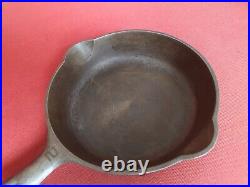 Nice Griswold No. 2 Cast Iron Skillet Pan 703 great condition