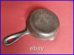 Nice Griswold No. 2 Cast Iron Skillet Pan 703 great condition