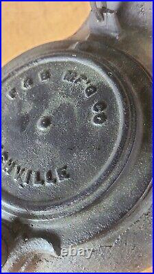 P & B Nashville No. 7 Cast Iron Tea Pot Kettle with Gate Mark