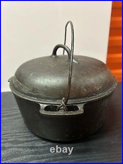 PURITAN #8 CAST IRON DUTCH OVEN TRIVE With LID