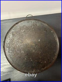 PURITAN #8 CAST IRON DUTCH OVEN TRIVE With LID