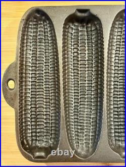 Pristine Senior Wagner Ware Krusty Korn Kobs 15 x 7 Cast Iron Pan, Pat. 1920