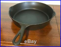 RARE #8 SIDNEY Script Cast Iron Skillet Ghost Pre Wagner