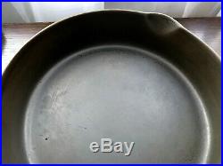 RARE #8 SIDNEY Script Cast Iron Skillet Ghost Pre Wagner