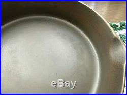 RARE #8 SIDNEY Script Cast Iron Skillet Ghost Pre Wagner