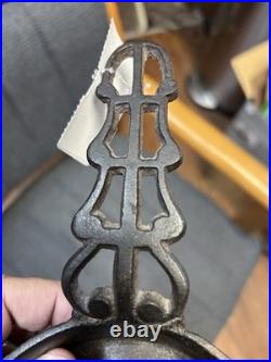 RARE! Vintage Cast Iron Porringer Ornate Handle 4-inch