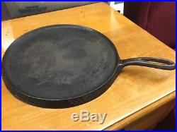 RARE Vintage Round Hammered Cast Iron Griddle Chicago Hardware Foundry No. 999