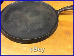 RARE Vintage Round Hammered Cast Iron Griddle Chicago Hardware Foundry No. 999
