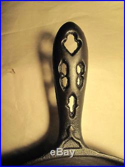 Rare Antique 1800's Cast Iron Skillet Single Spout Bottom Gate Fancy Handle 7&8