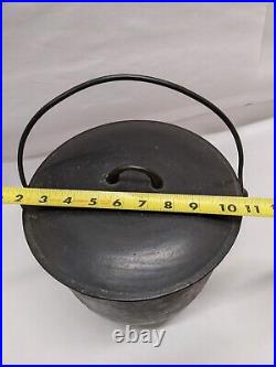 Rare Antique 18th C. Cast Iron Bean Pot With Lid