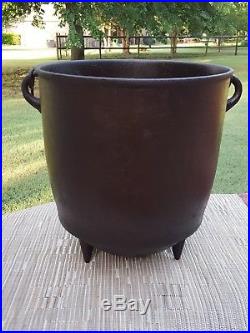 Rare Antique Cast Iron Bean Pot No. 6 Gatemark Cowboy Kettle Peyote Drum