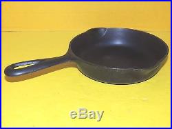 Rare Griswold #2 Cast Iron Skillet, Pan with Heat Ring, VERY NICE